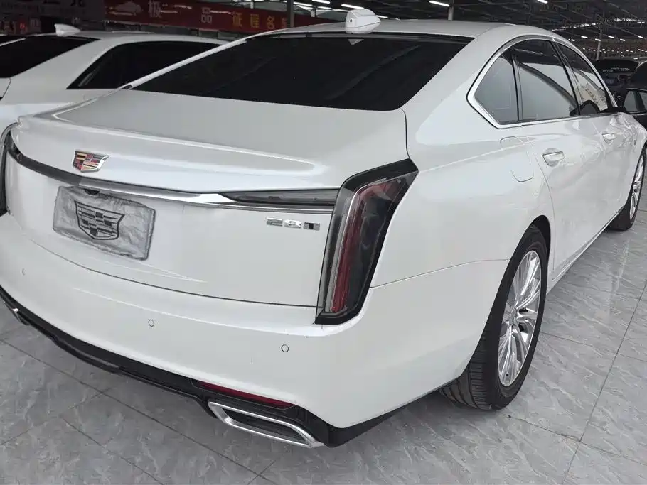 CADILLAC CT6