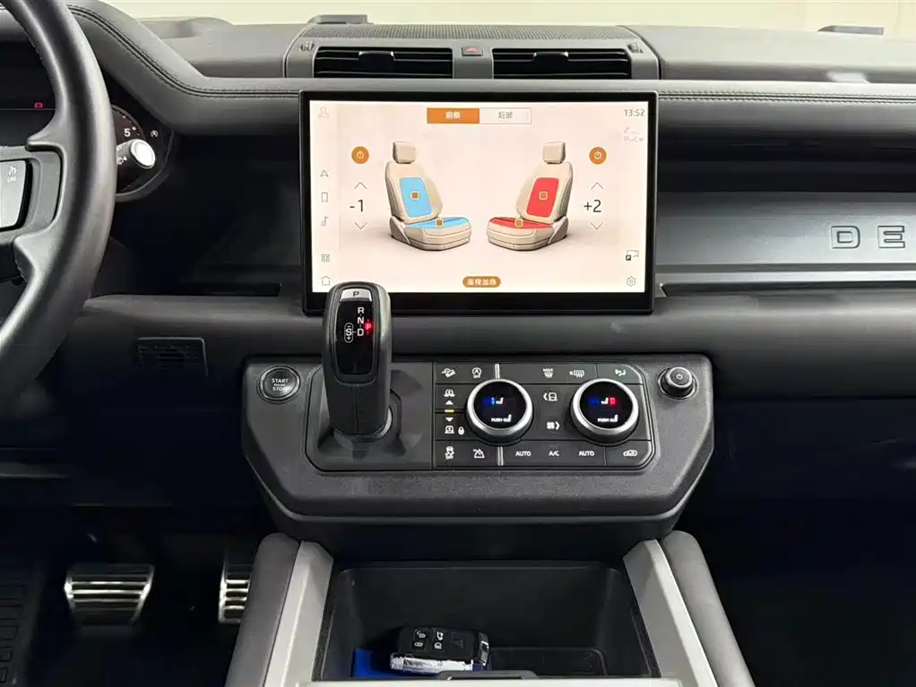 Land Rover Defender 2025 110 3.0T P400 X фото 10