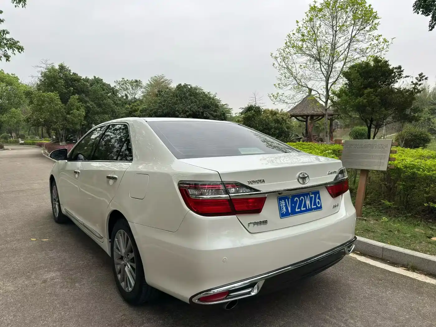 Toyota Camry 2016 2.5G 10th Anniversary Luxury Navigation Edition фото 7