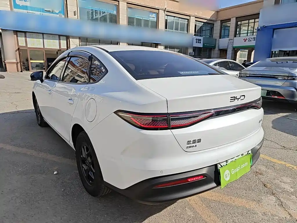 صورة 5 - BYD Seal 05