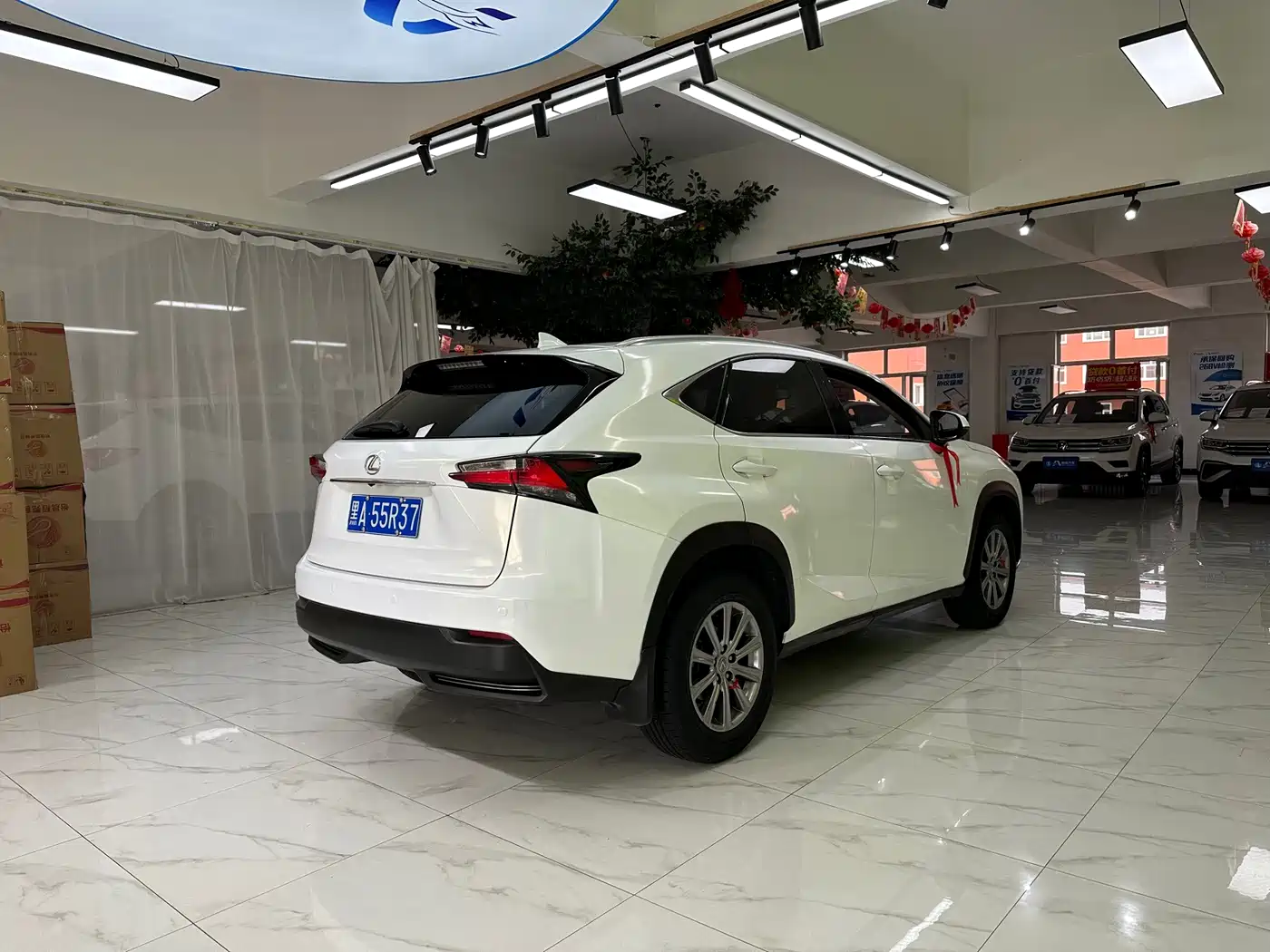 Фото 4 - Lexus NX