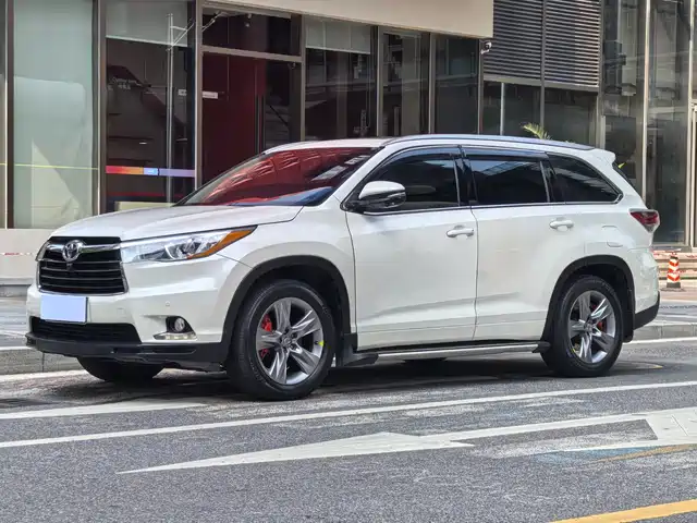 TOYOTA HIGHLANDER