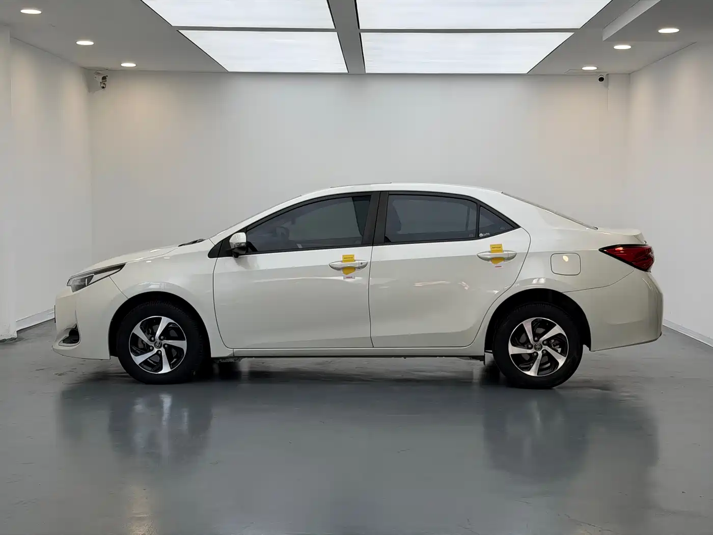 Toyota Levin 2017 Facelift 185T CVT Elite (China V) фото 9
