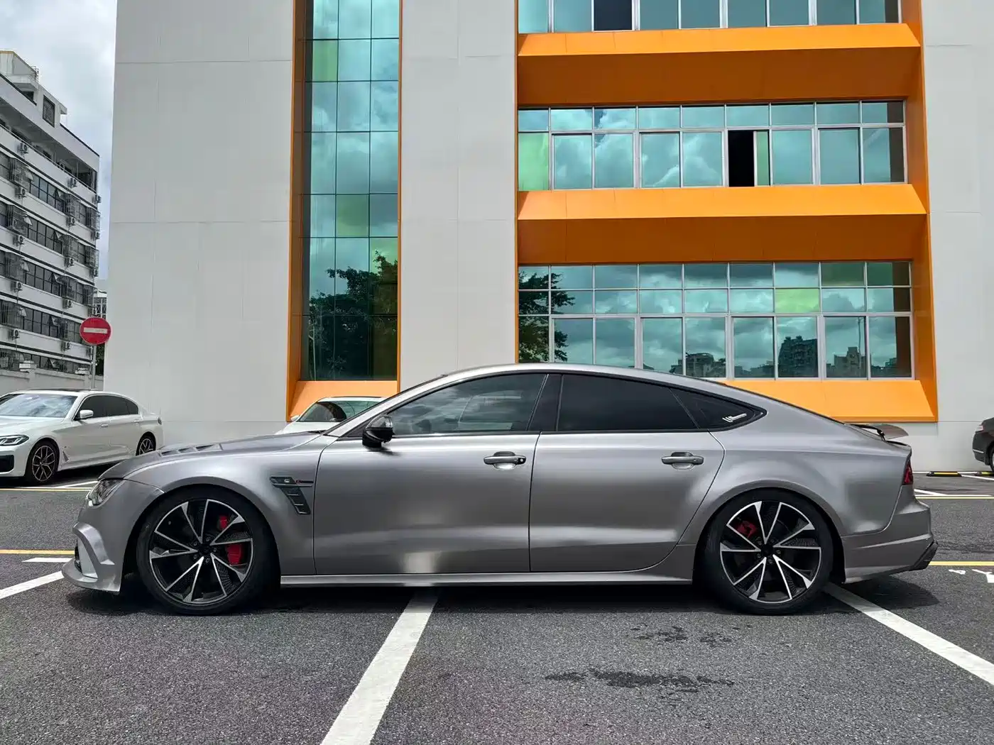 Фото 20 - Audi A7