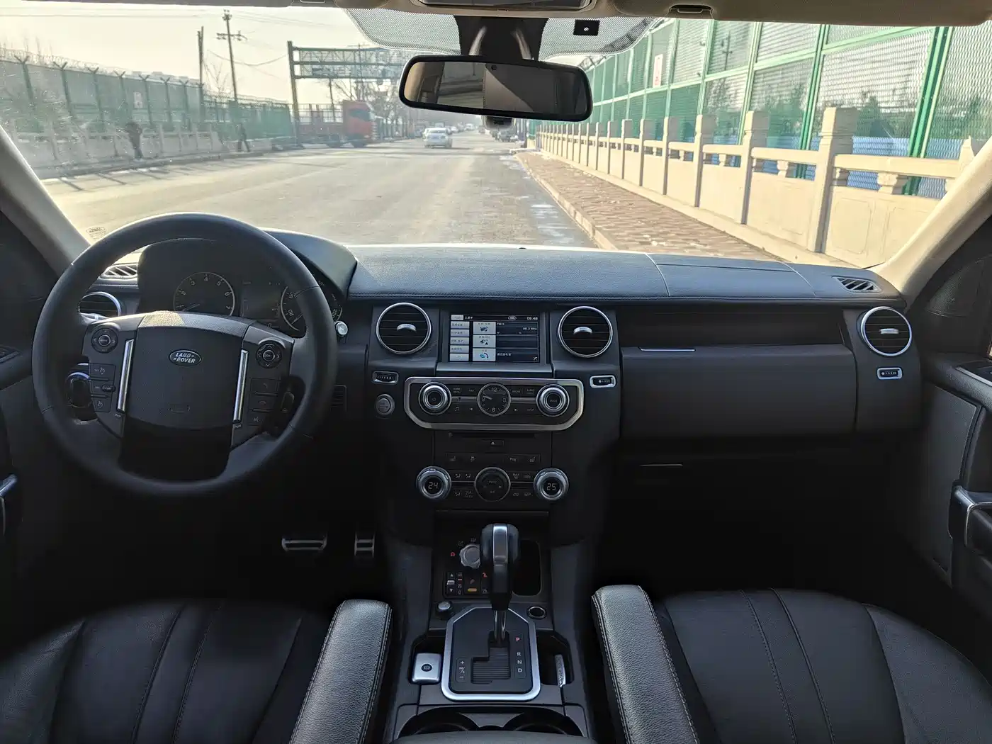 Land Rover Discovery 2012 5.0 V8 HSE фото 11