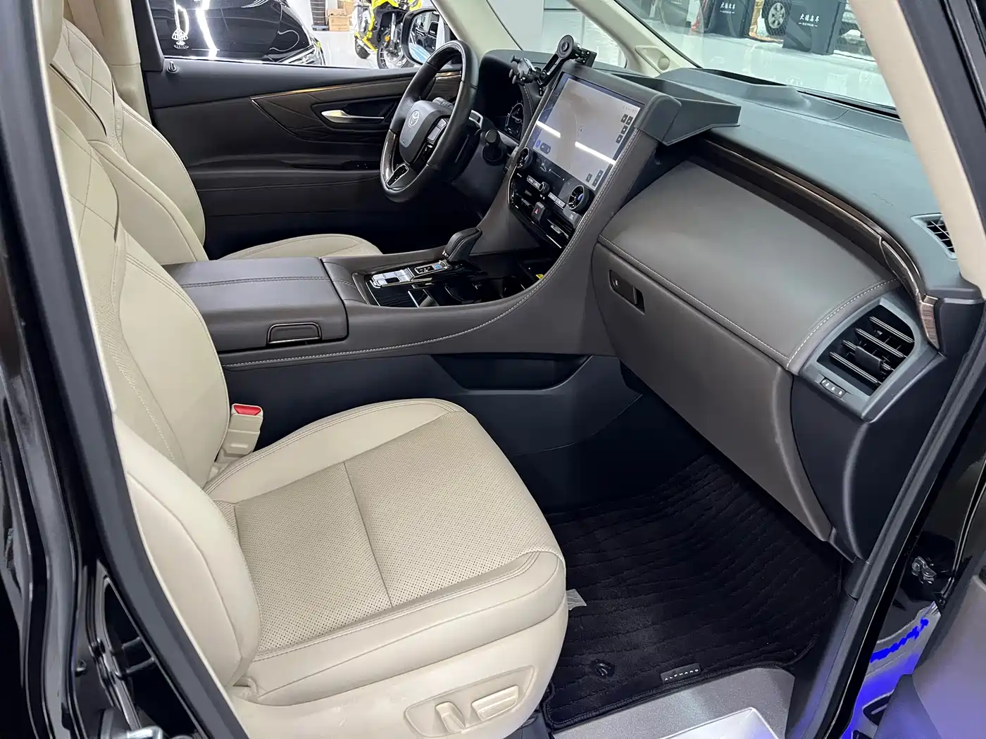 Toyota Alphard 2025 2024 Hybrid 2.5L Ultimate Enjoyment Edition