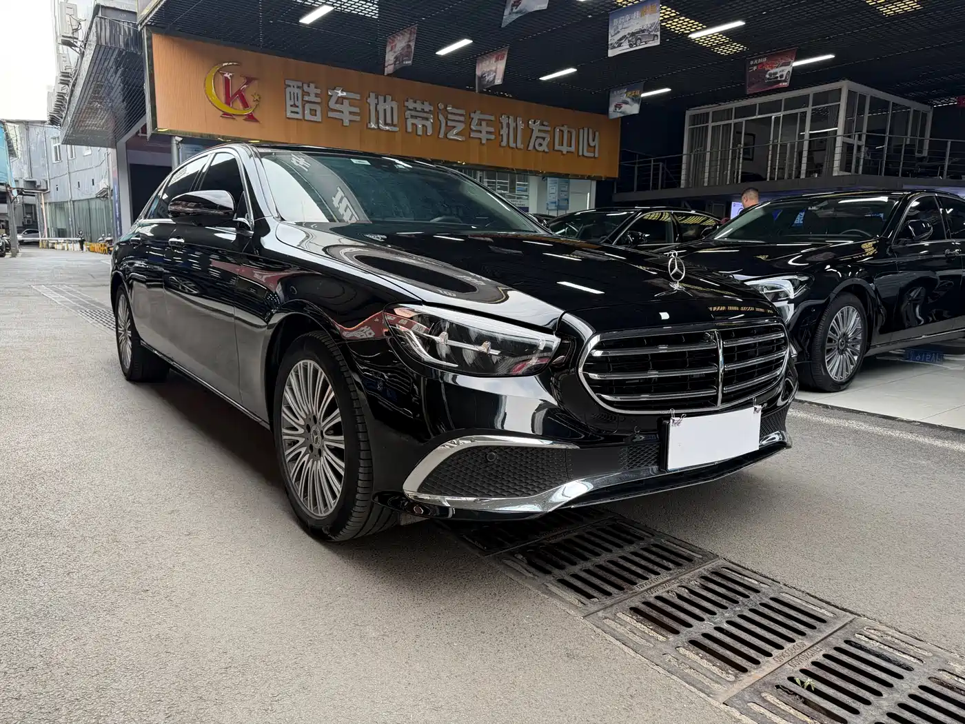 Mercedes-Benz E-Class 2023 Facelift E 300 L Fashion фото 2