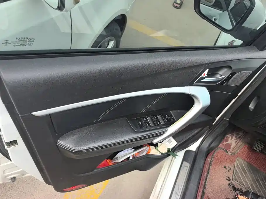 Фото 7 - Geely Emgrand