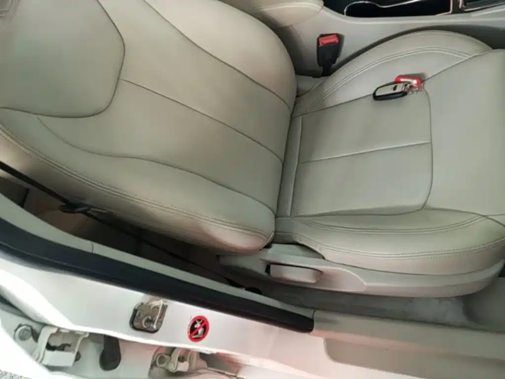Geely Emgrand 2016 2016 Sedan 1.5L Manual Fashion