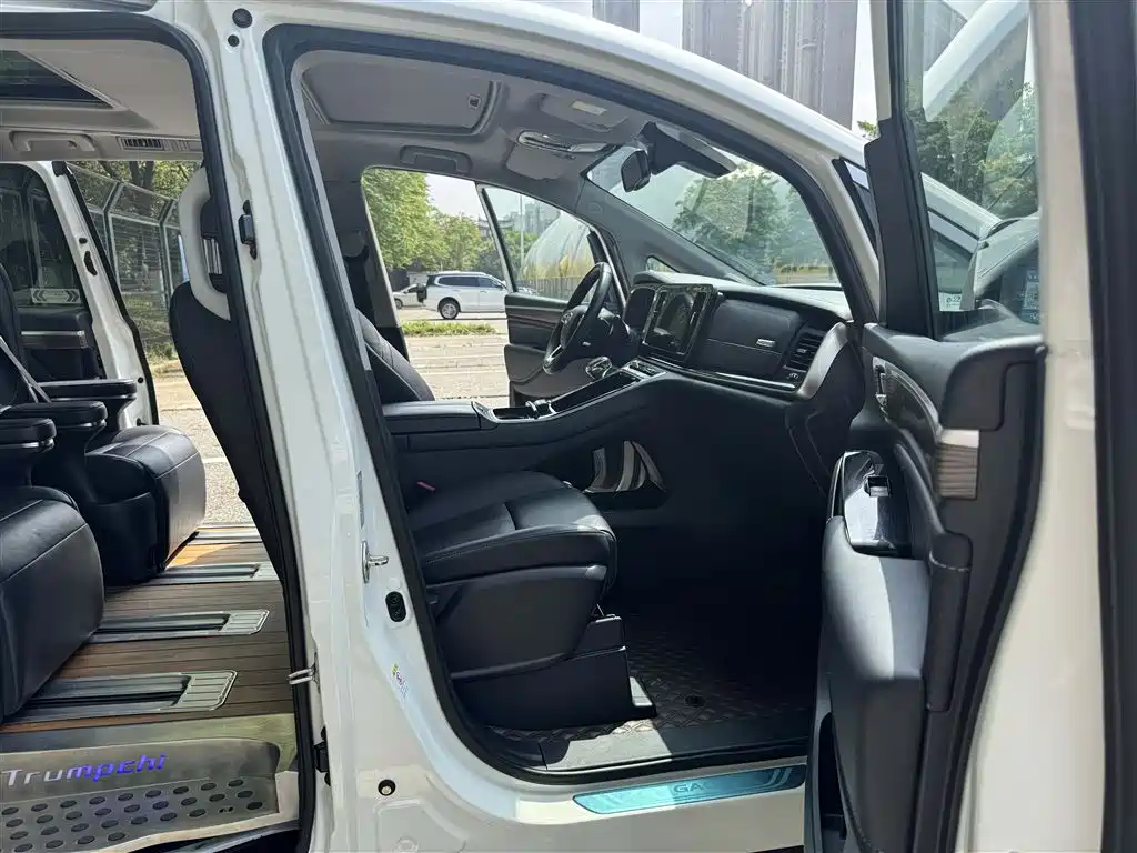 GAC Trumpchi Trumpchi M8 2021 Leading Show Series 390T Prestige Edition фото 16