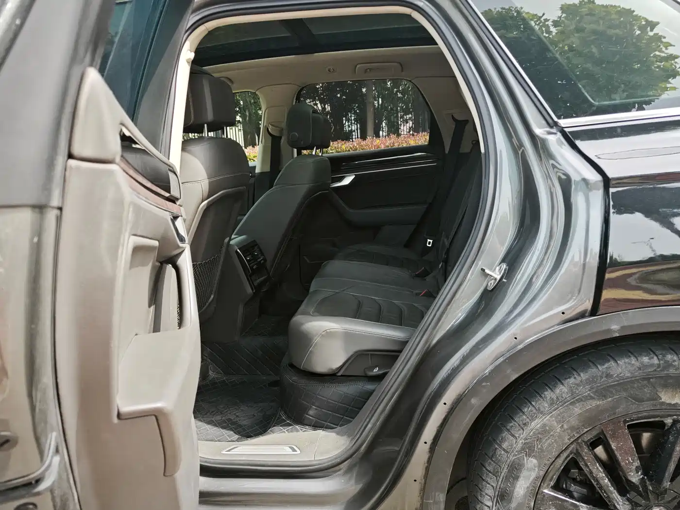 Volkswagen Touareg 2019 2.0TSI Pilot Edition China VI фото 3