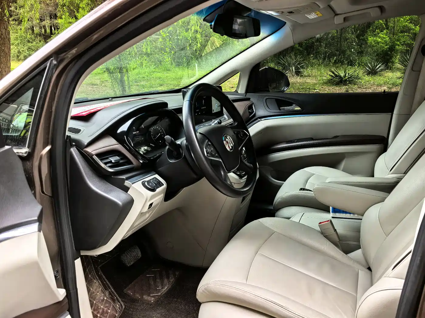 Buick GL8 2021 Land Business Class 652T Luxury фото 4