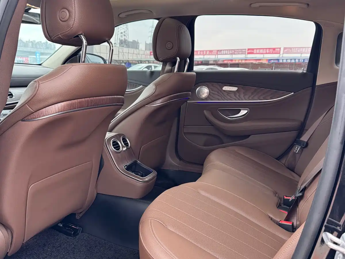 Mercedes-Benz E-Class 2021 E 300 L Fashion фото 6