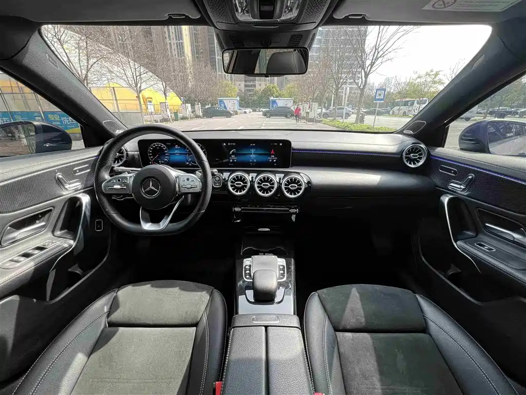 Mercedes-Benz A-Class 2019 A 200 L Sport Sedane Pioneer Special Edition фото 17