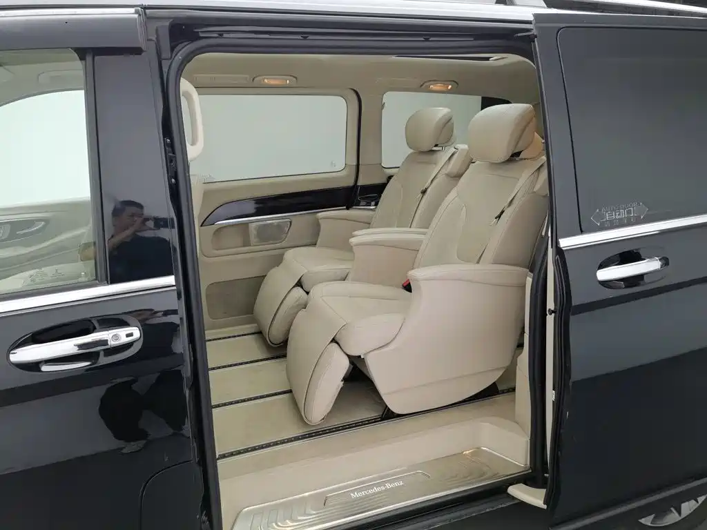 Mercedes-Benz V-Class 2017 2016 V 260 Premium Edition