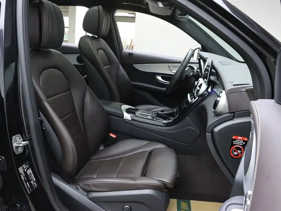 Mercedes-Benz GLC 2021 GLC 260 L 4MATIC Sporty фото 19