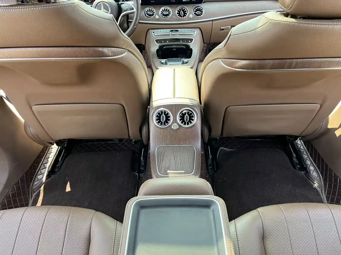 Mercedes-Benz E-Class 2022 Second Facelift E 300 L Luxury фото 25