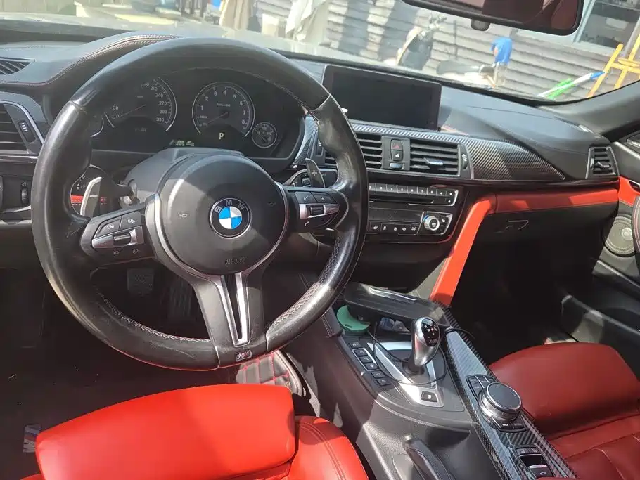 Photo 12 - BMW M4