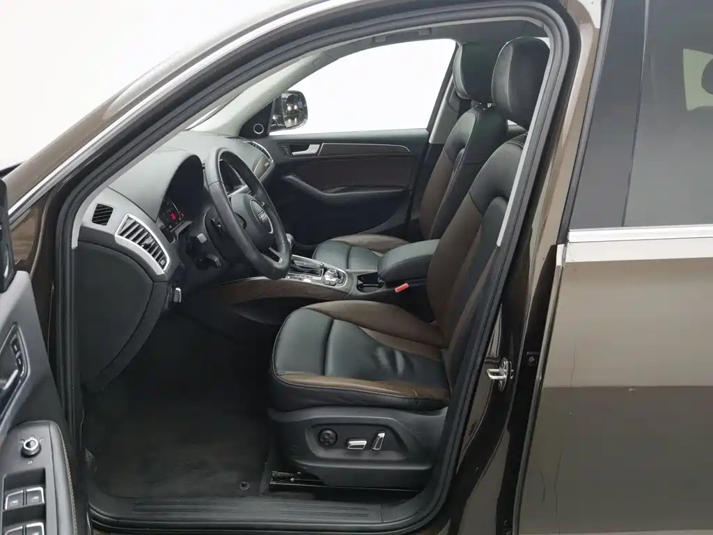 Фото 10 - Audi Q5