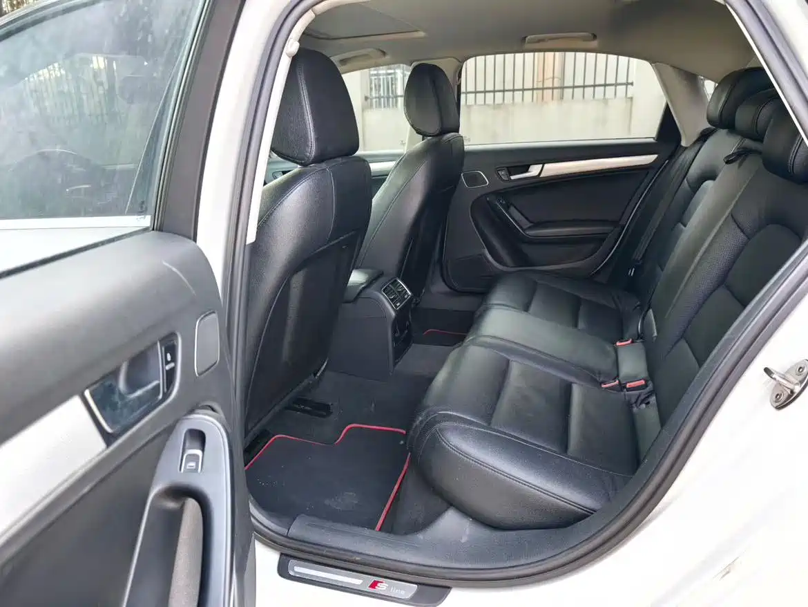 Audi A4L 2015 45 TFSI quattro Individual Sport фото 5