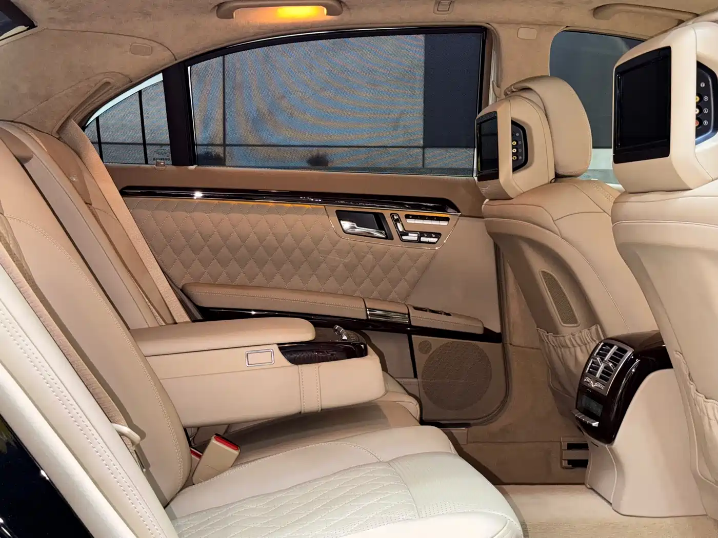 Mercedes-Benz S-Class AMG 2010 AMG S 65 фото 29