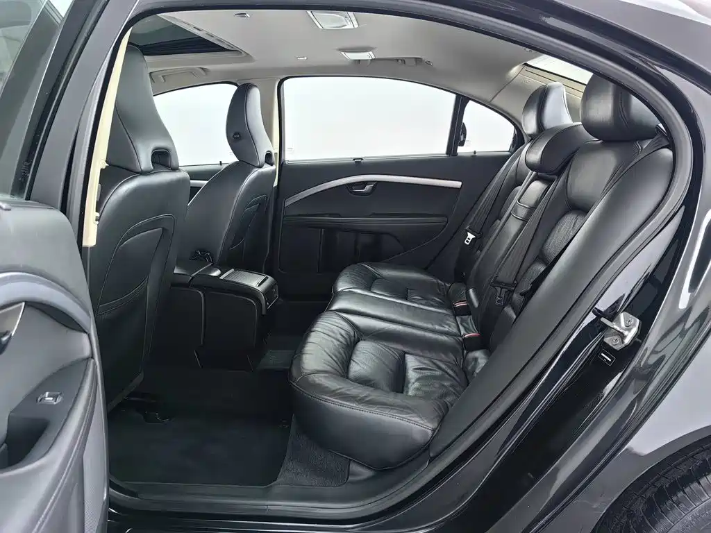 Фото 15 - Volvo S80L