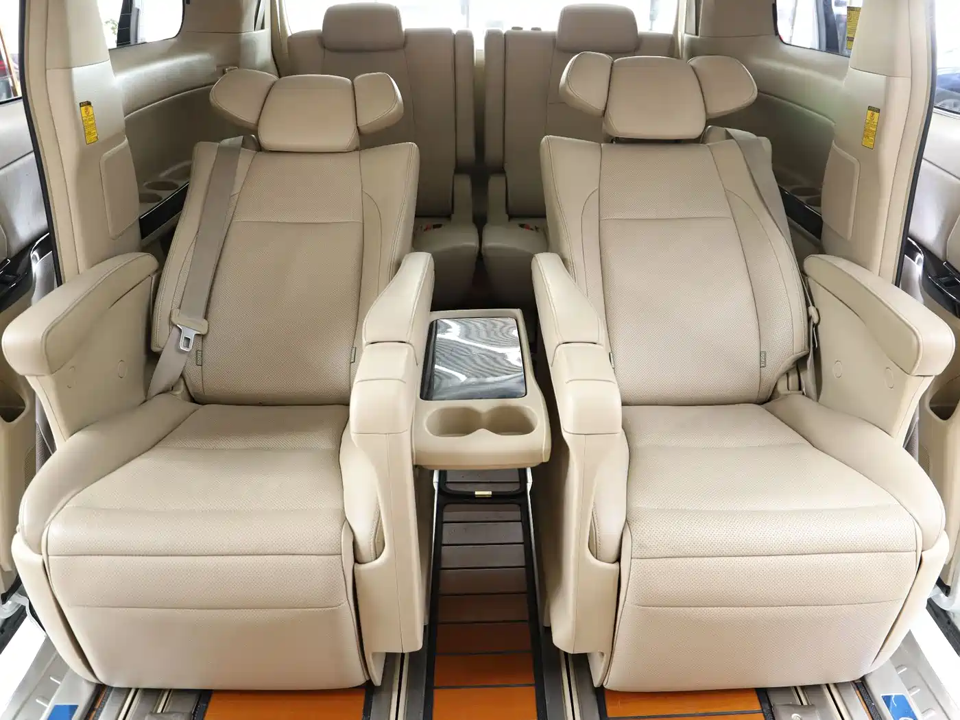 Toyota Alphard 2012 3.5L Luxury Edition фото 10