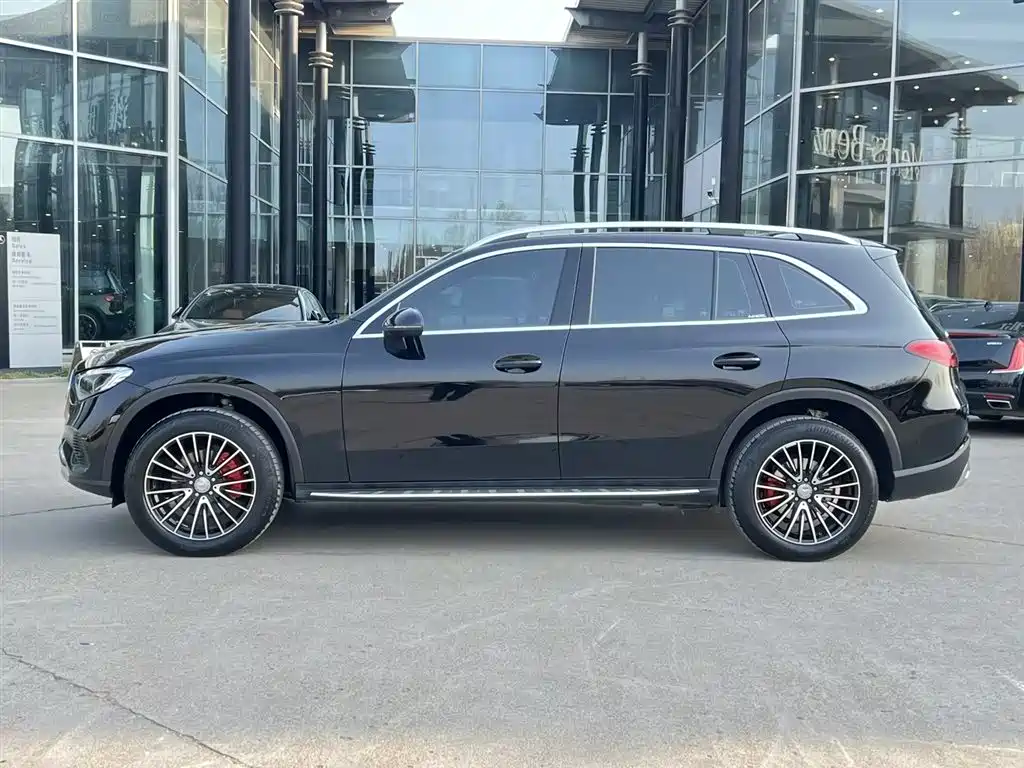 MERCEDES-BENZ GLC