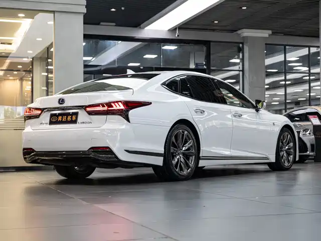 Lexus LS 2018 500h F SPORT China VI — фото 3
