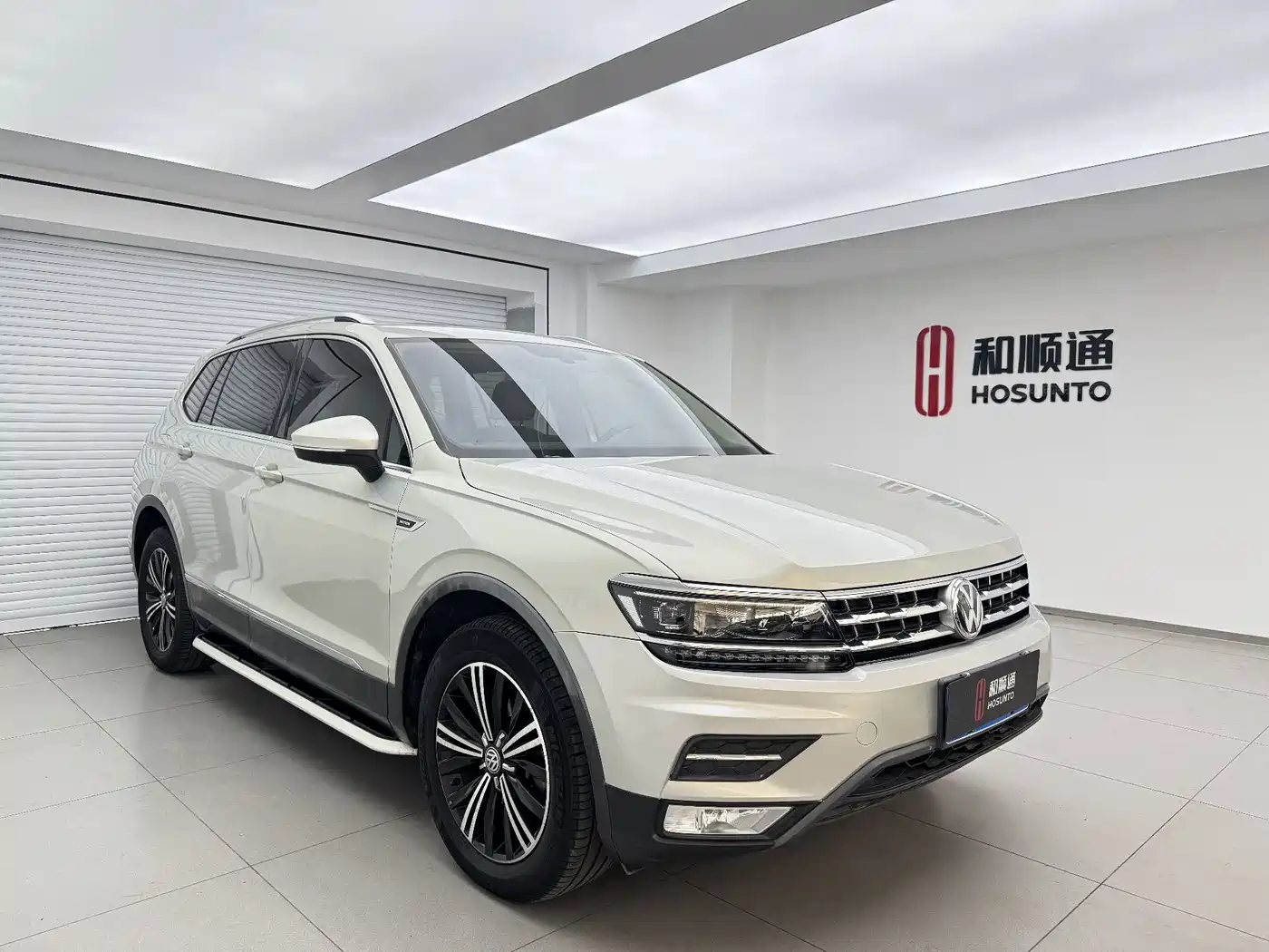 Volkswagen Tiguan L 2017 380TSI Automatic 4WD Luxury Edition фото 3