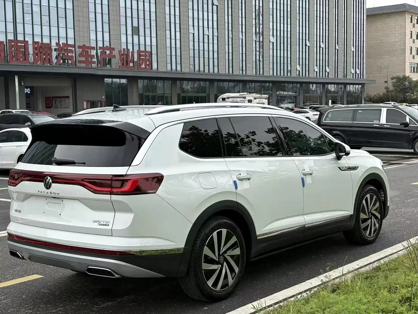 Volkswagen Talagon 2021 380TSI 4WD Luxury Premium Edition Pro фото 13
