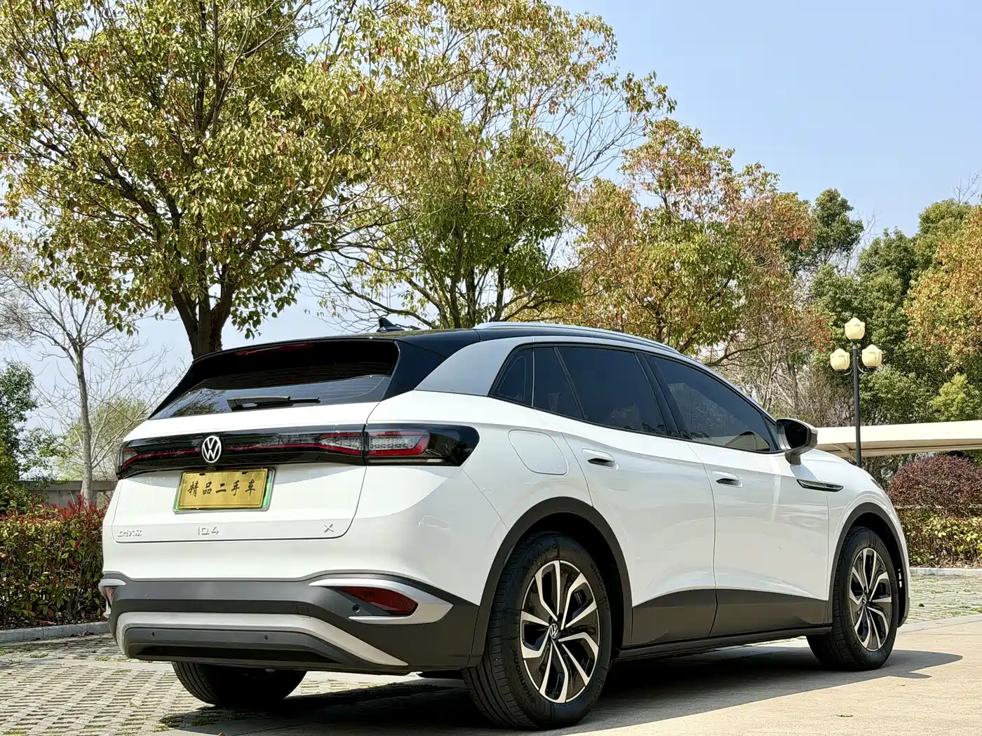 VOLKSWAGEN ID.4 X