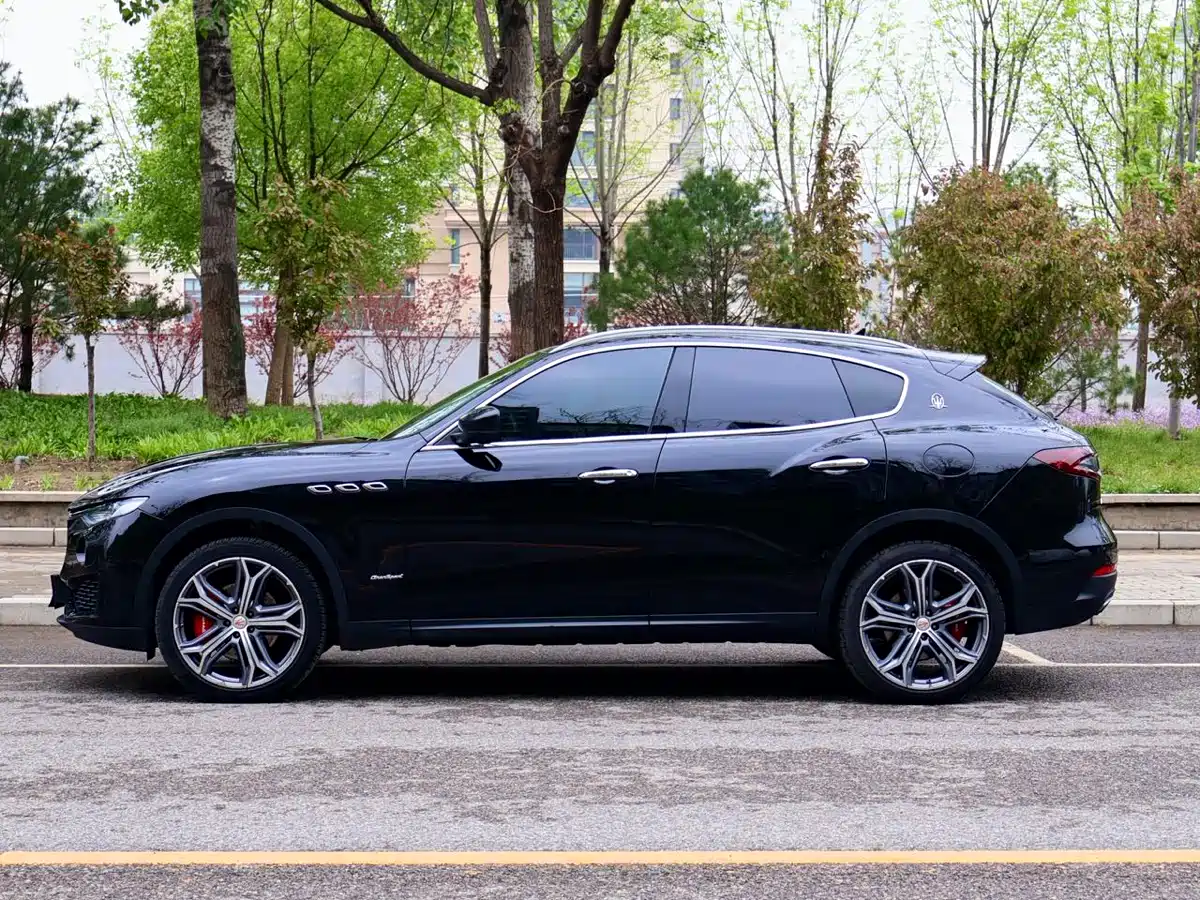 Maserati Levante 2016 3.0T Standard фото 4