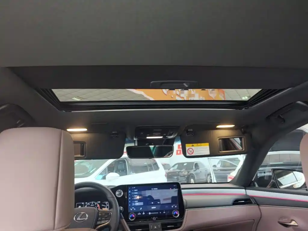 Lexus ES 2025 2025 300h Ultimate Edition