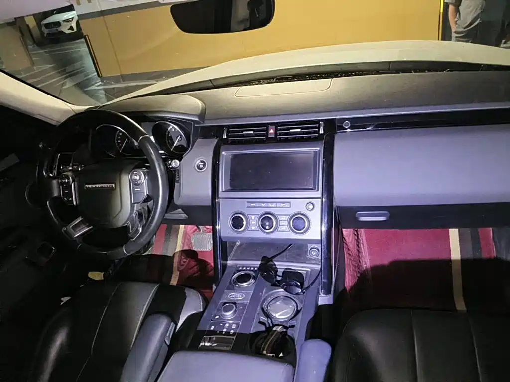 صورة 12 - Land Rover Discovery