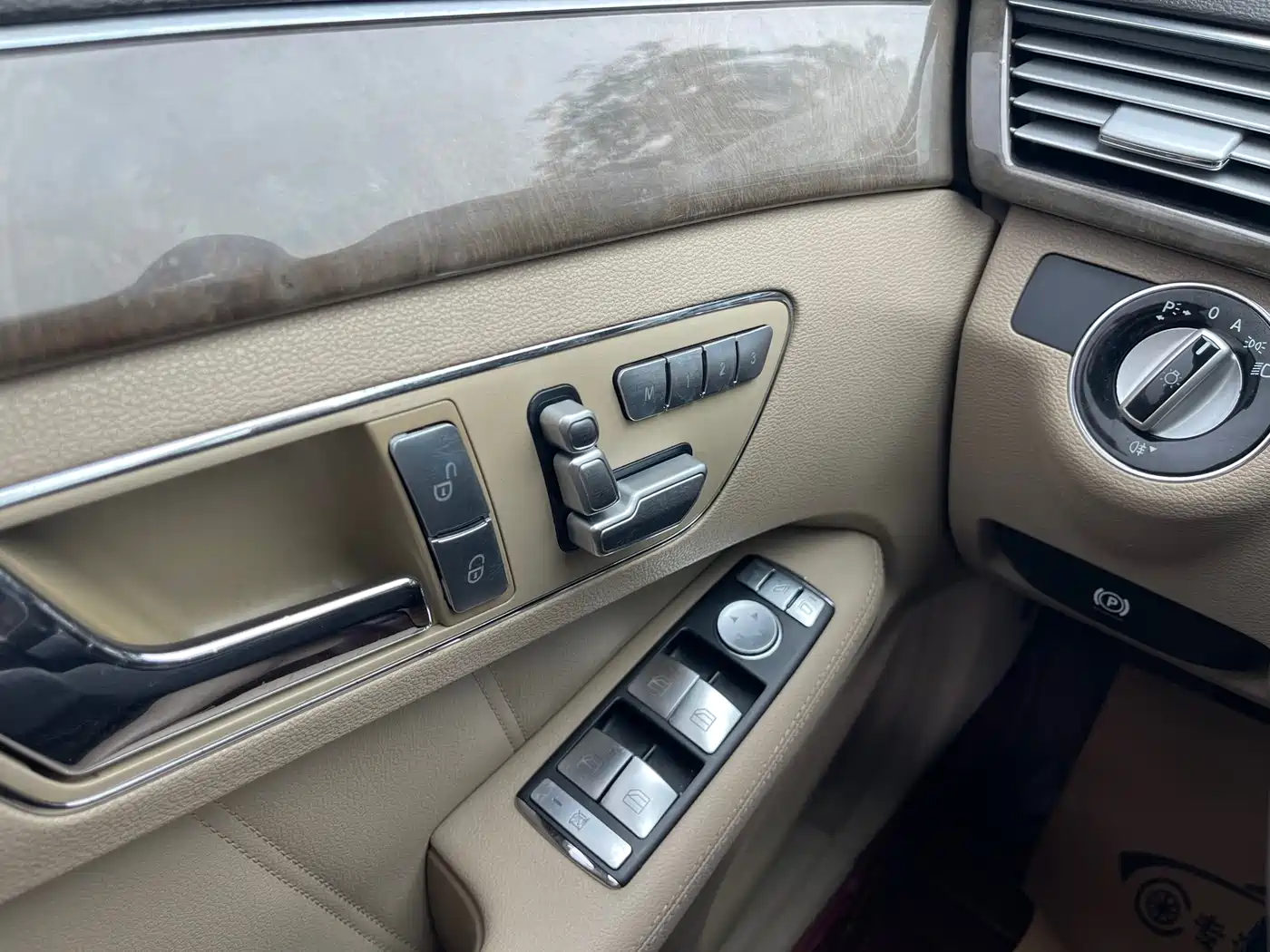 Mercedes-Benz E-Class (Import) 2009 Model E 300 Elegance Version фото 13