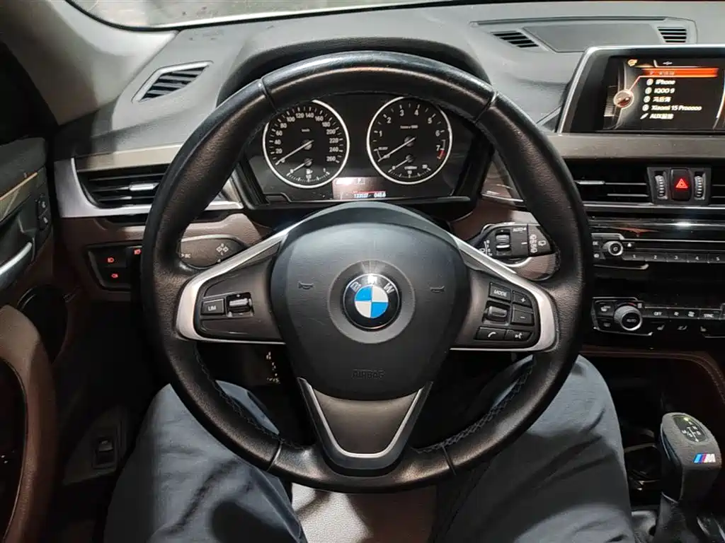 BMW X1 2016 sDrive18Li Luxury Model фото 11