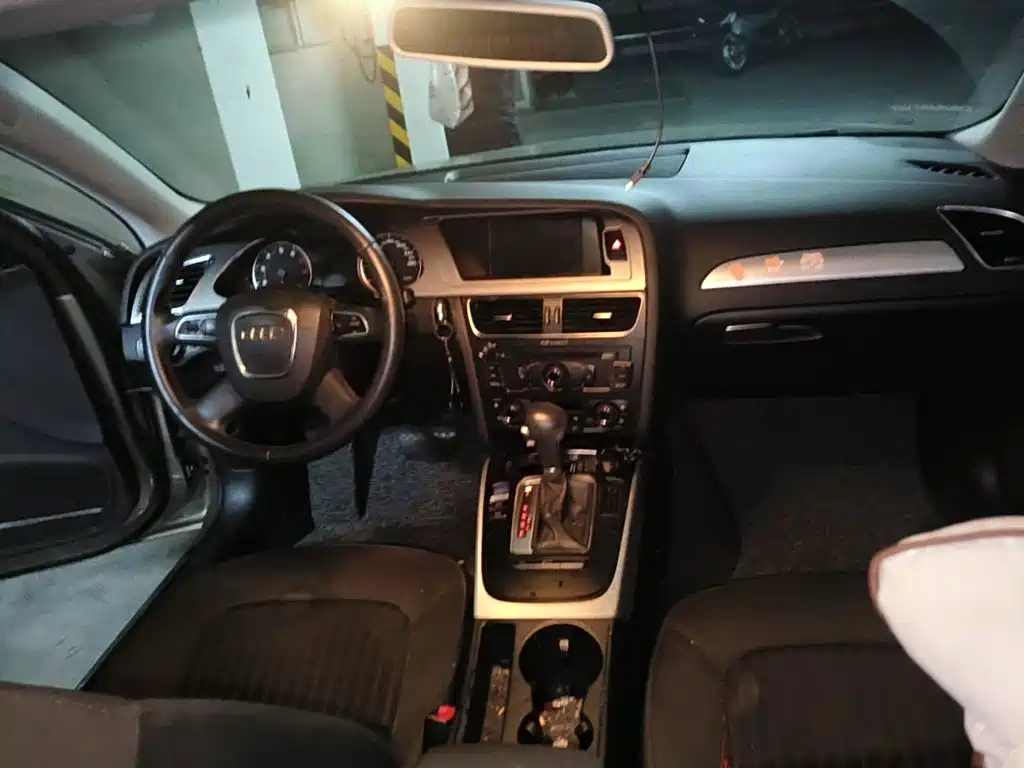 Фото 12 - Audi A4L