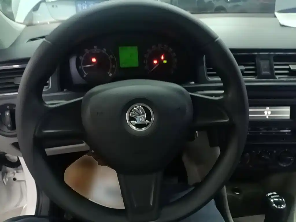 Škoda Rapid 2015 2015 1.6L Automatic Smart Selection
