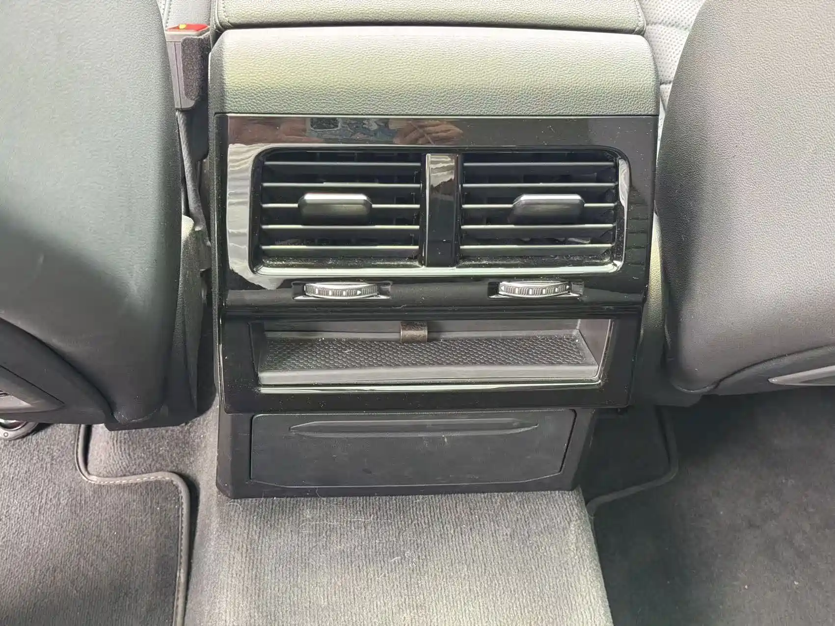 Фото 20 - Volkswagen Touareg