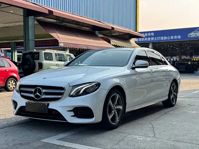 MERCEDES-BENZ E CLASS