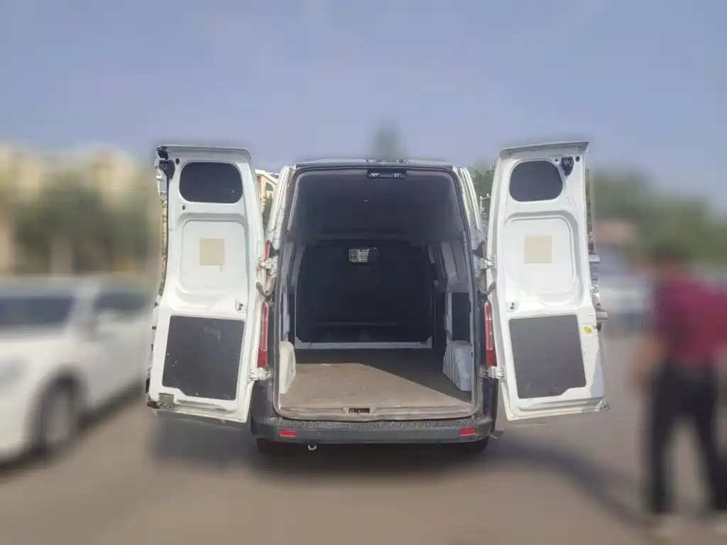 Photo 5 - Ford Transit