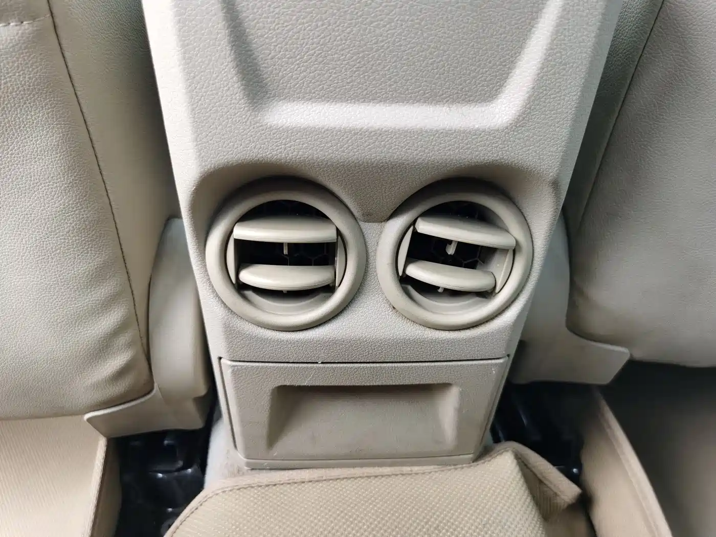 Ford Focus 2011 2009 Model Sedan 1.8L Automatic Fashion