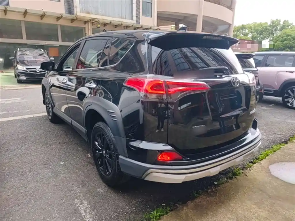 Toyota RAV4 Rongfang 2019 2.0L CVT 2WD Style X Limited Edition China VI фото 5
