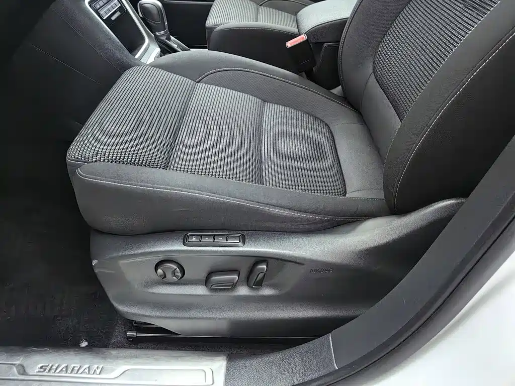 Volkswagen Sharan 2018 2018 380TSI Comfort 6-Seater