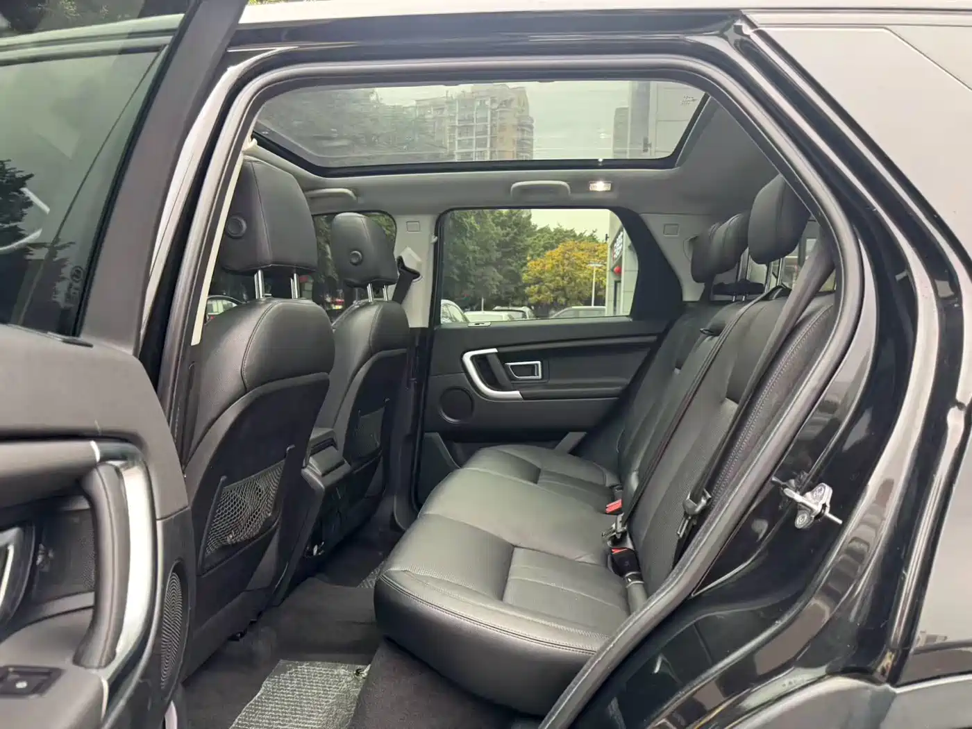 Land Rover Discovery Sport 2019 240PS SE Edition China V фото 6