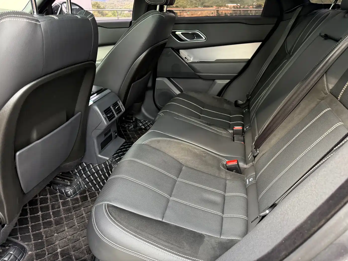 Land Rover Range Rover Velar 2019 250PS R-DYNAMIC S фото 32