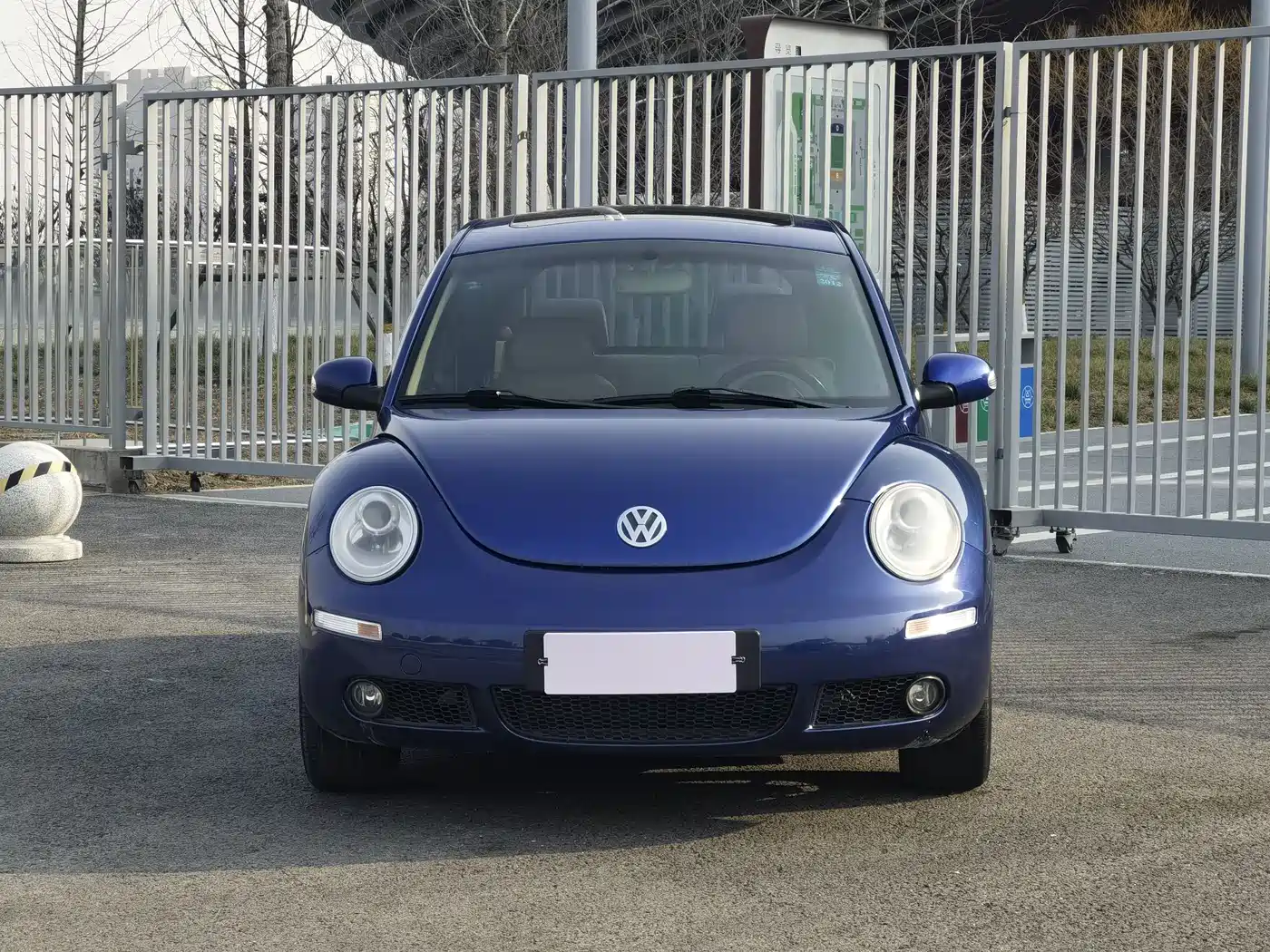 Volkswagen Beetle 2006 Model 2.0 Luxury Edition фото 3