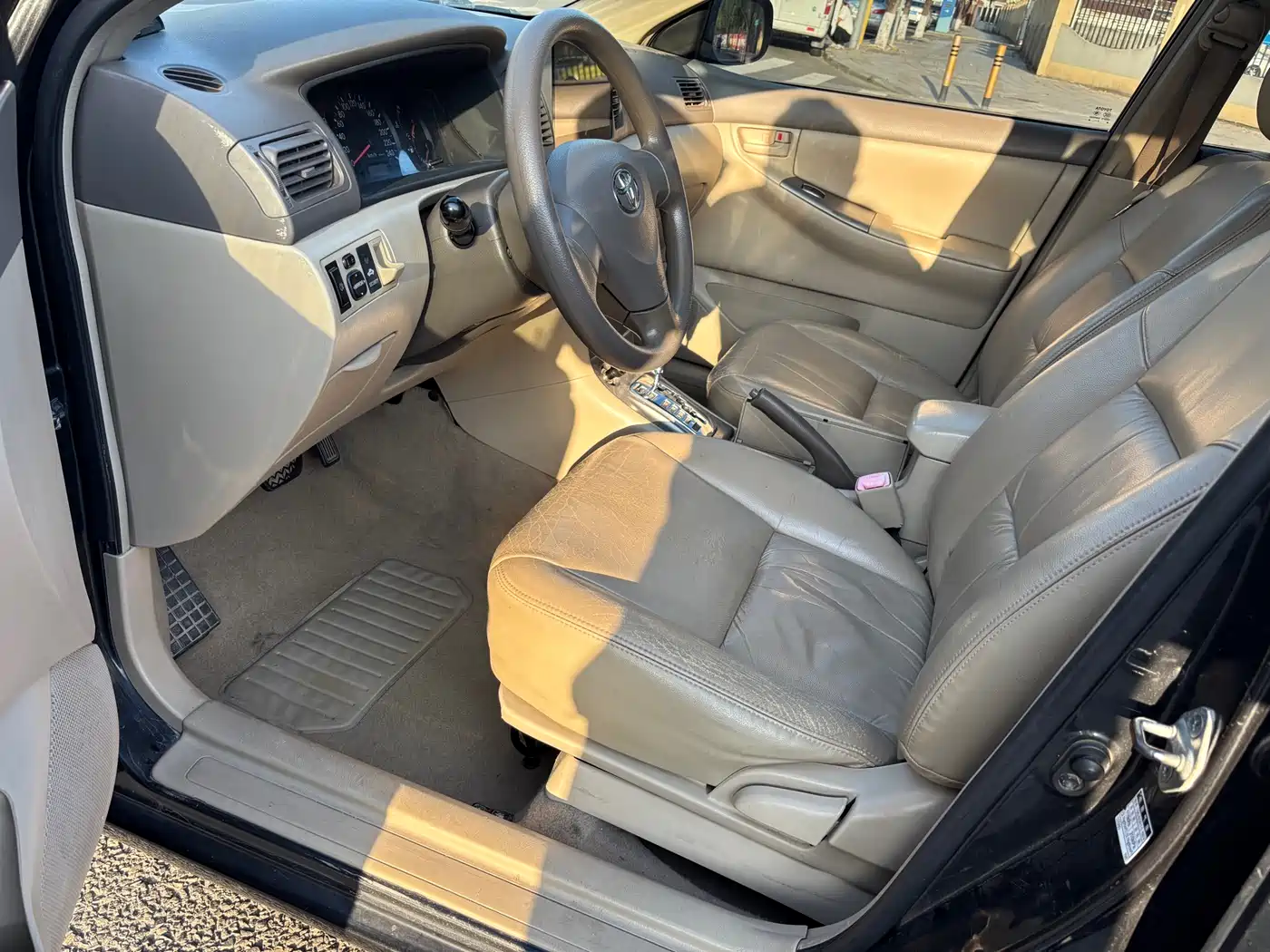 Toyota Corolla 2009 1.6L Automatic Luxury Edition фото 4