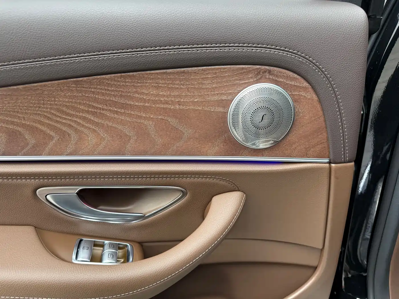 Mercedes-Benz E-Class 2022 E 300 L Fashion фото 32